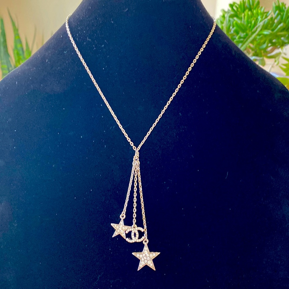 ✨ Authentic CHANEL CC star necklace